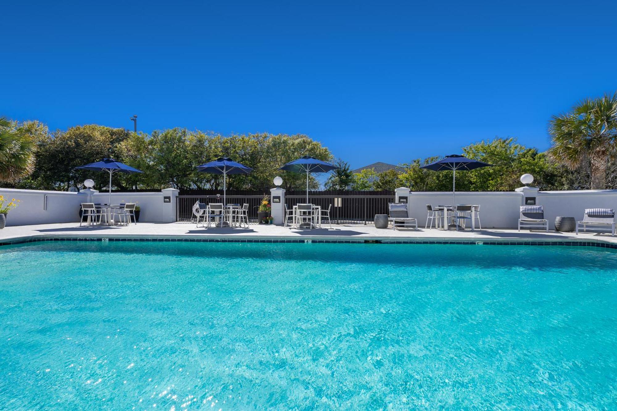 Hotel Alice Pine Knoll Shores Eksteriør billede