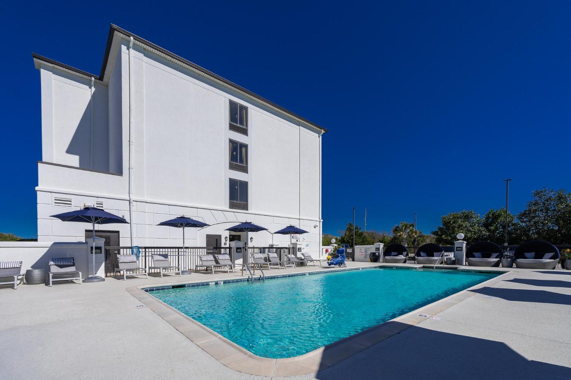 Hotel Alice Pine Knoll Shores Eksteriør billede
